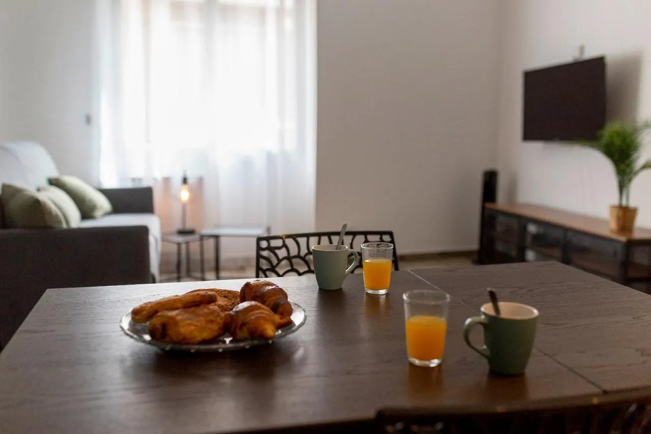 Ferienwohnung LOC TROTTEUR LE ROMARIN Gare SNCF de Lourdes Frankreich